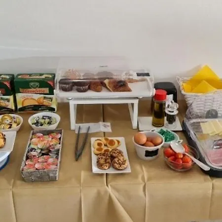 Quarantotto Oda ve Kahvaltı Raffa