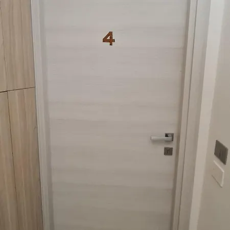 Oda ve Kahvaltı Quarantotto 3*
