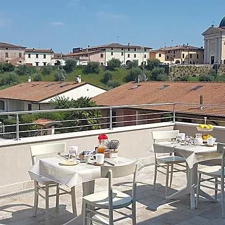 Quarantotto Bed & Breakfast 3*