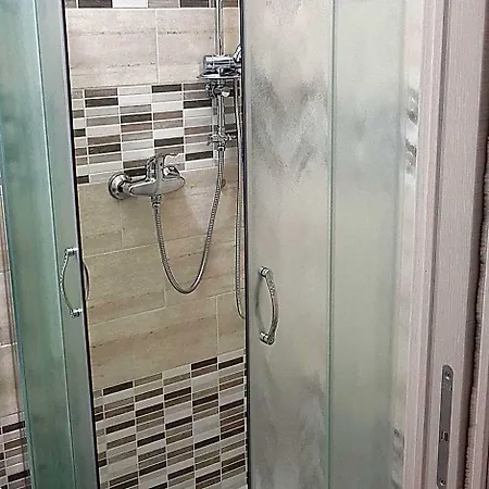 Quarantotto Oda ve Kahvaltı