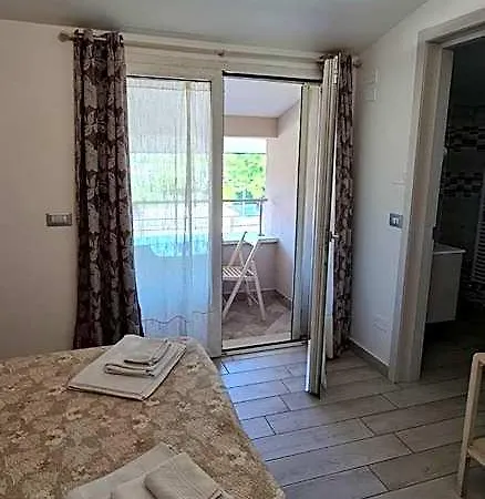 Quarantotto Bed & Breakfast Raffa
