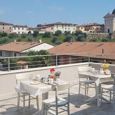 Quarantotto Bed & Breakfast Raffa